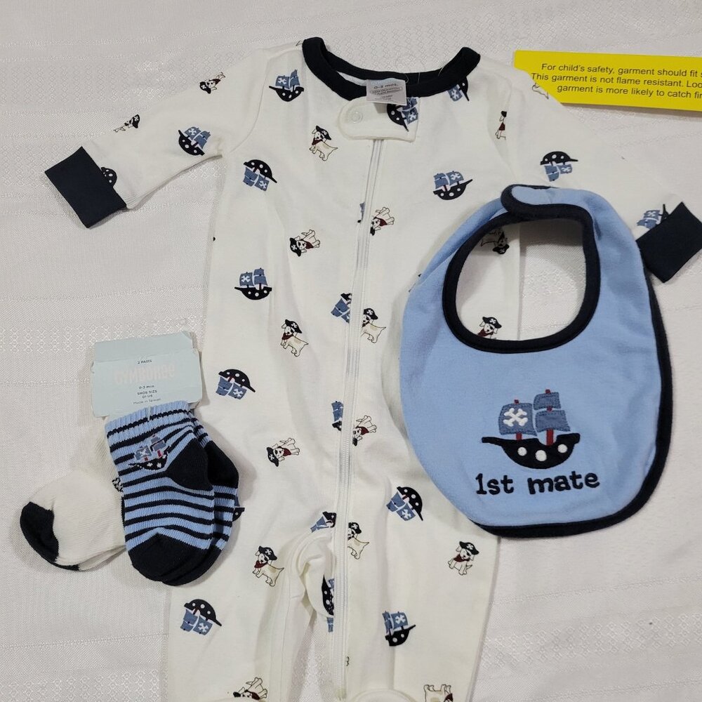 Gymboree Tiny Pirates NWT 0-3 month sleeper & socks, Used Bib. Mixed Bin Z34